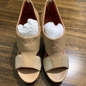EUC cole haan size 7 wedge sandals